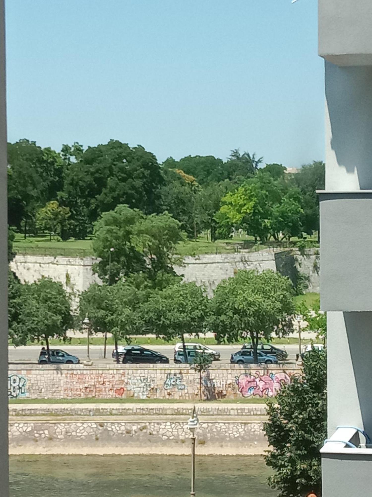 Riviera Apartments Ni المظهر الخارجي الصورة